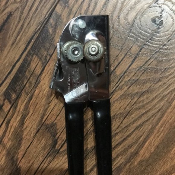 Two Corkscrews and Bottle Top Openers & Can Openers - Picture 7 of 8